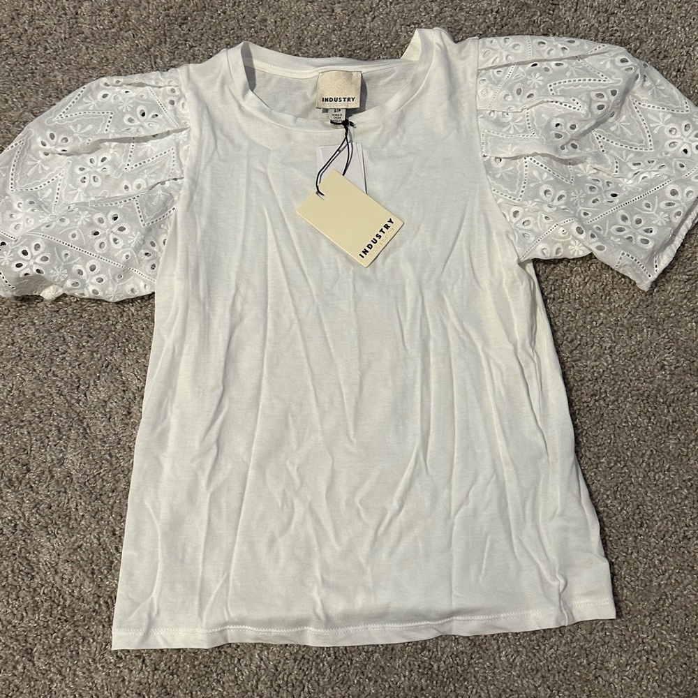 NWT Industry Republic Women’s White Puffy/Lacy Sleeve Blouse, Size Small